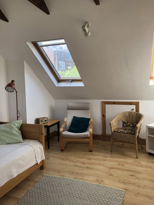 Room Gordon House Road in Greater London