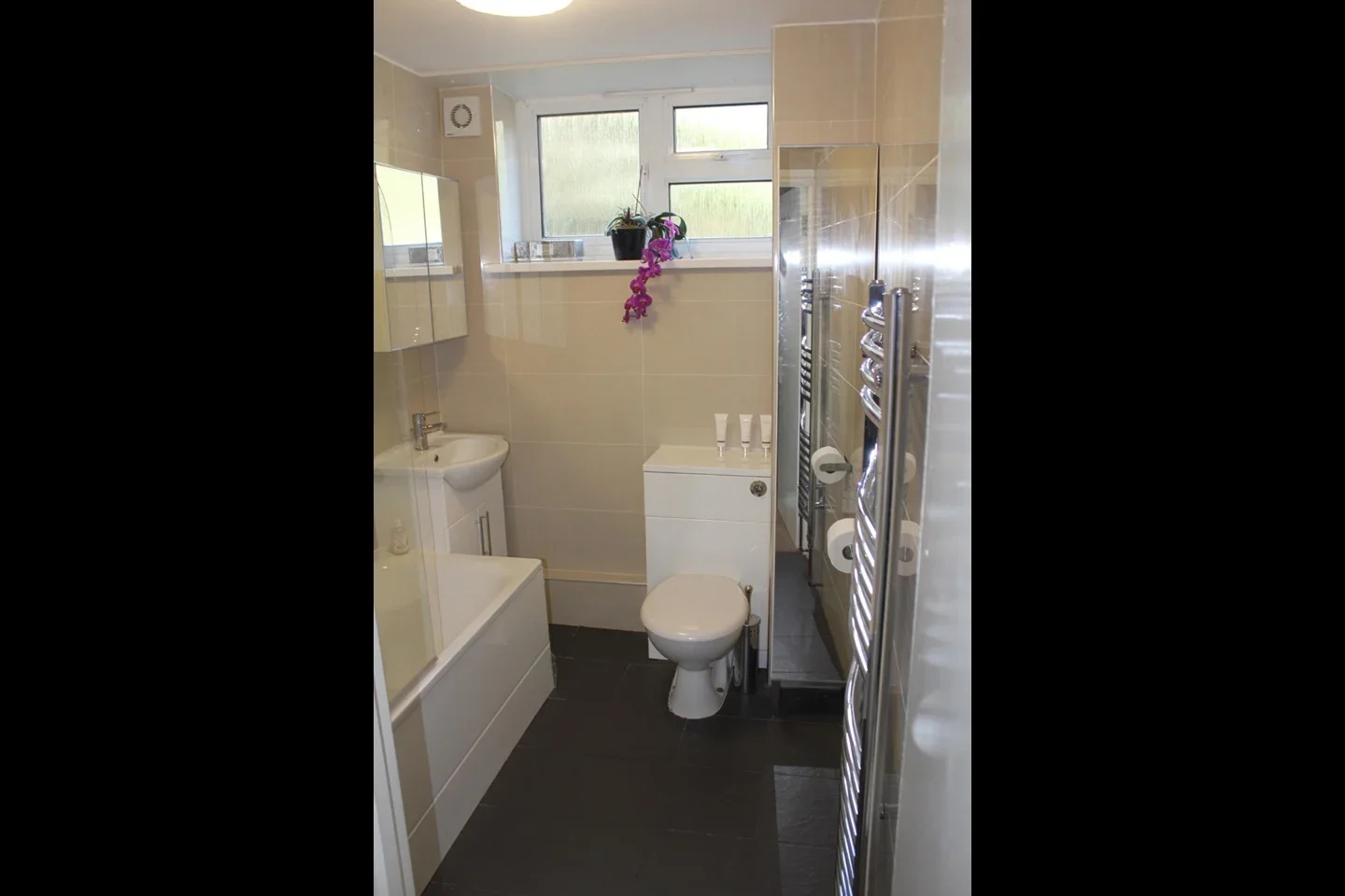 Flat Galleywall Road in Greater London