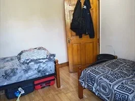 Room Clifden Road in Greater London