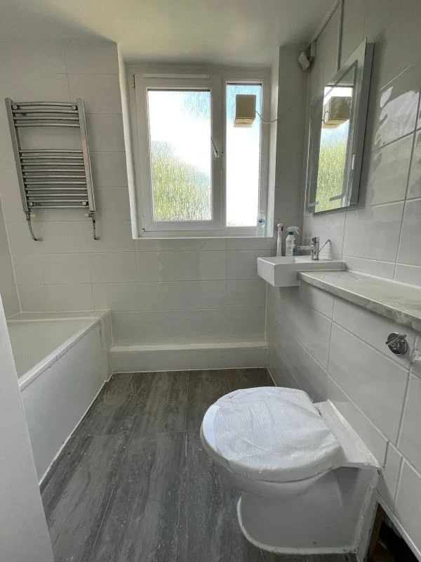 Flat Valiant House in Greater London