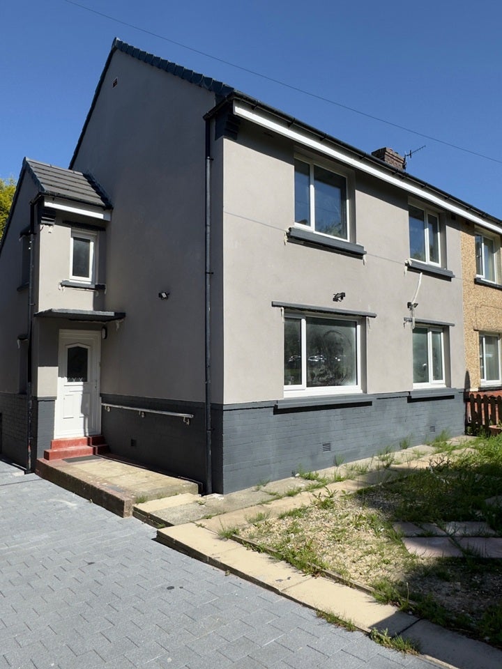 House Briercliffe Avenue in Borough of Pendle