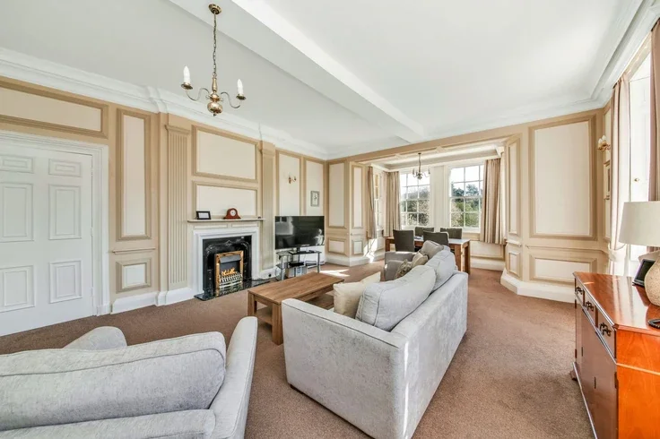 Flat Sutton Road in Sutton-under-Whitestonecliffe