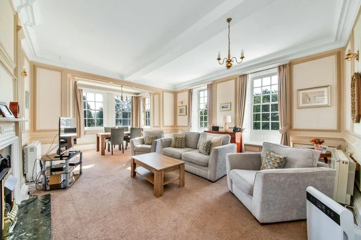 Flat Sutton Road in Sutton-under-Whitestonecliffe