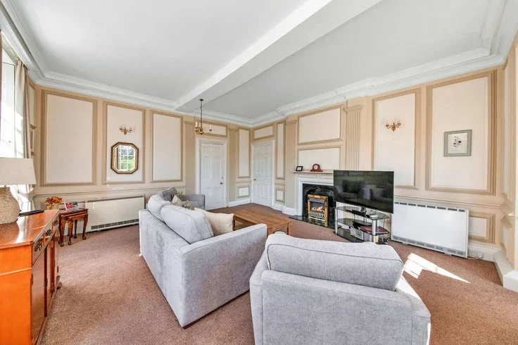 Flat Sutton Road in Sutton-under-Whitestonecliffe