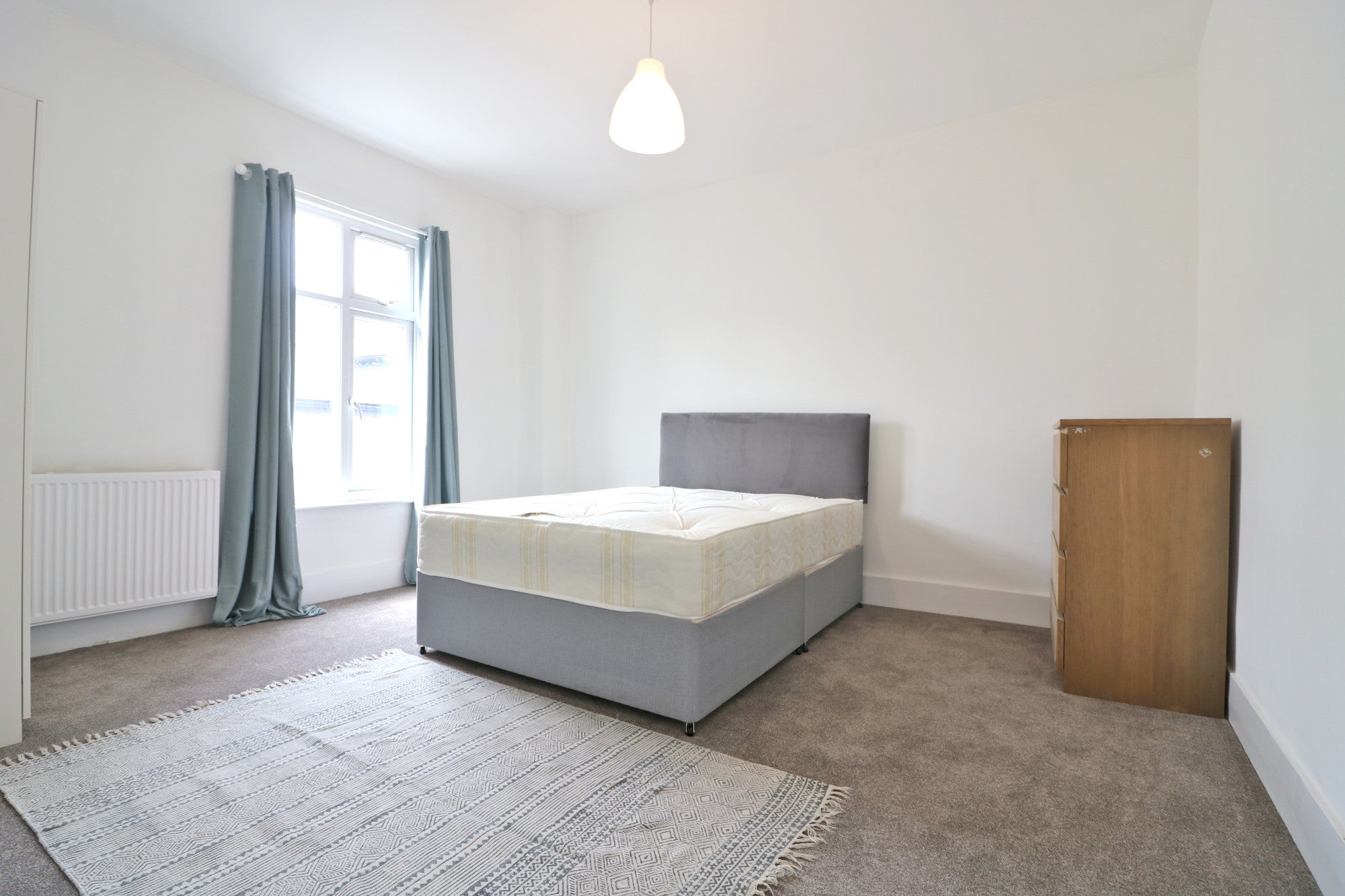 Room Baillies Walk in Greater London