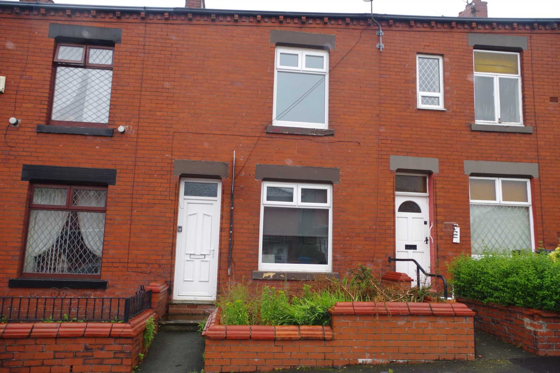 Room Edge Lane Road in Royton