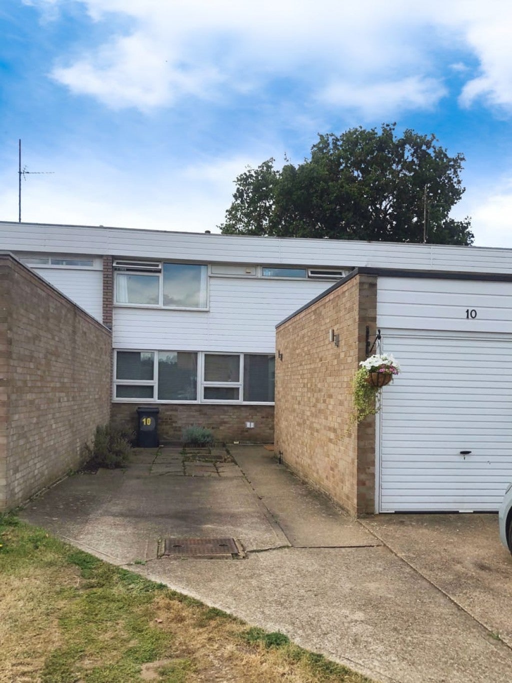 House Oak Drive in Henlow