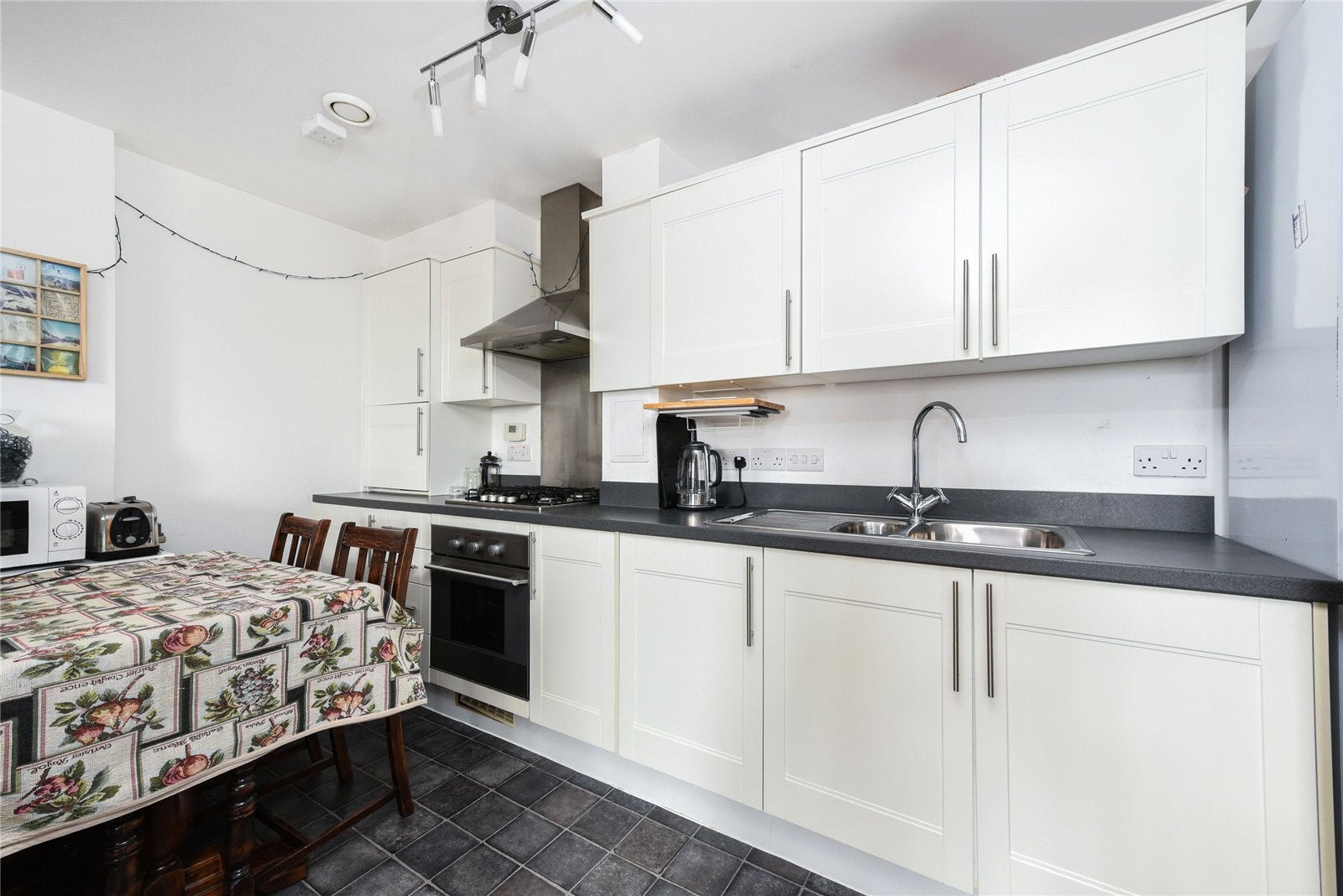 Flat Denmark Hill in London