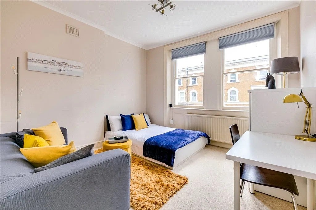 Flat Nevern Place in Greater London