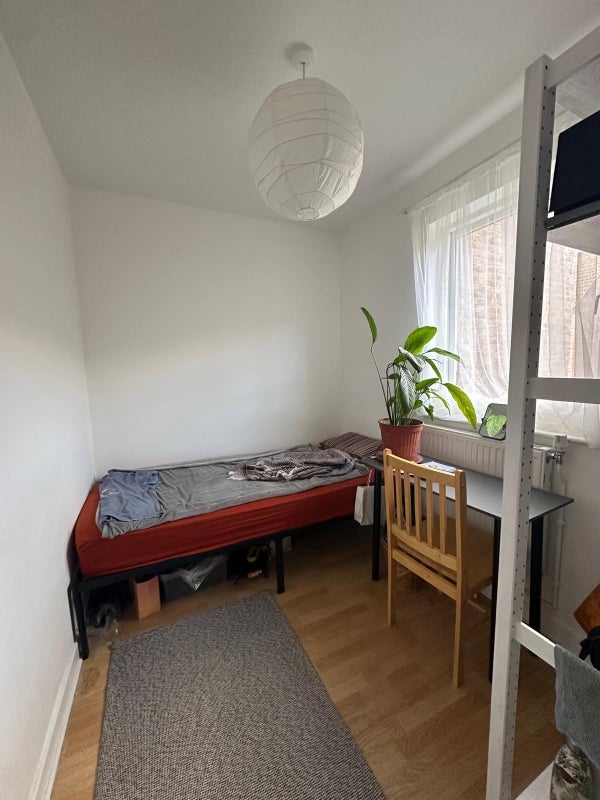 Room Brook Walk in Greater London