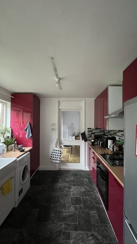 Room Brook Walk in Greater London