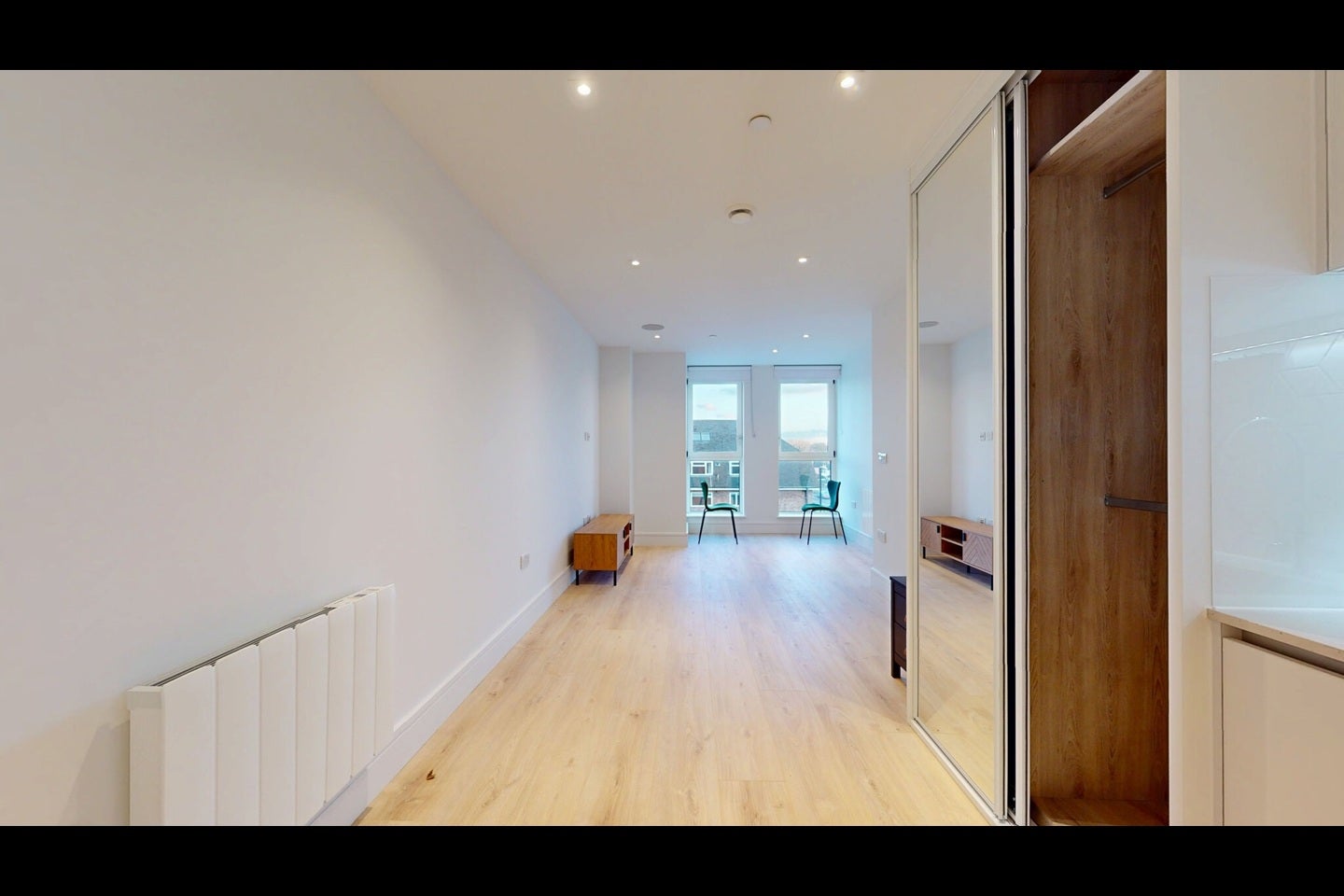 Flat Coombe Lane in Greater London