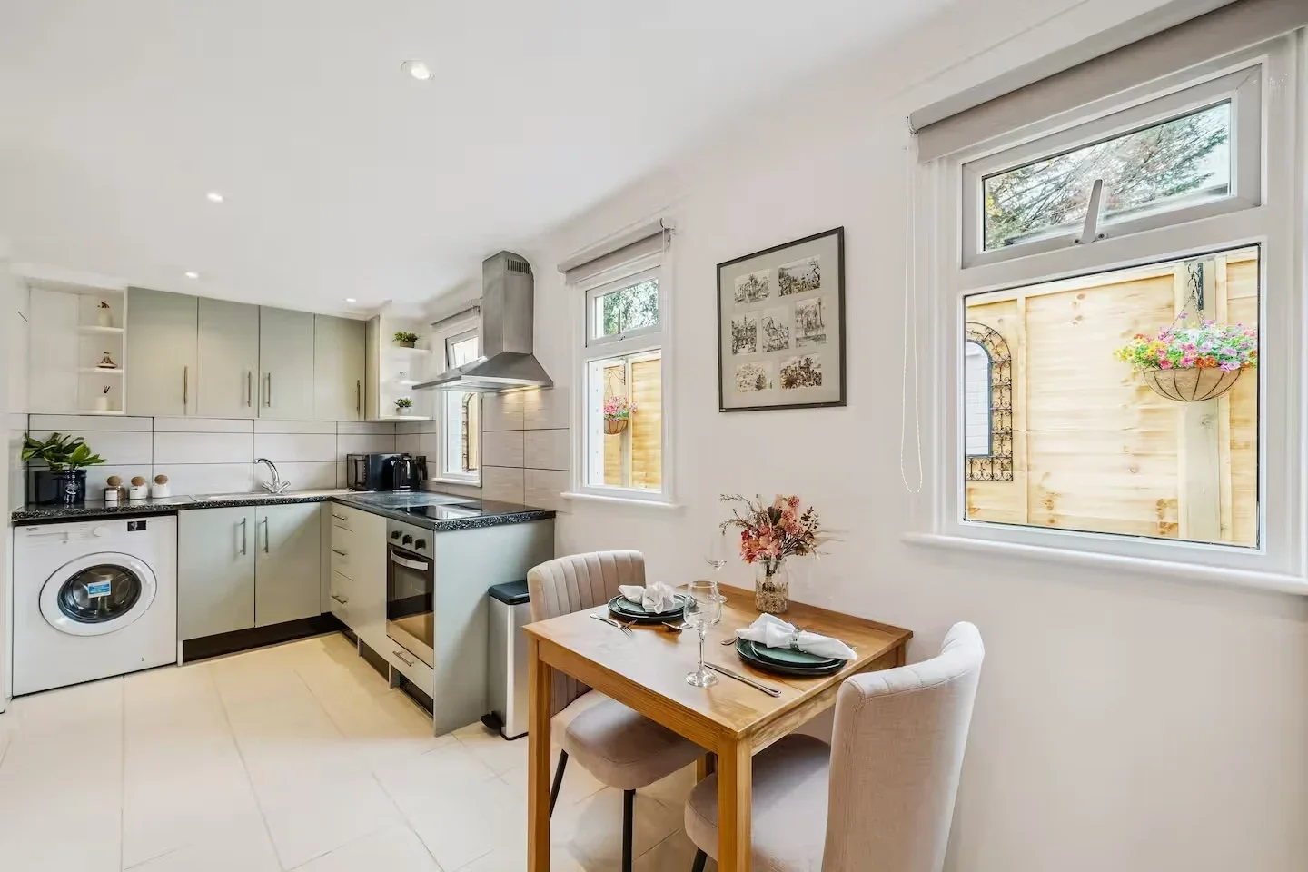 Flat Westfields Road in Greater London