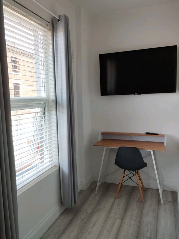 Room Grasmere Street in Liverpool