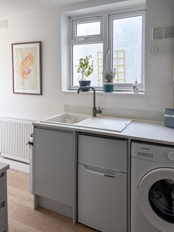 Room Kitchener Road in Greater London