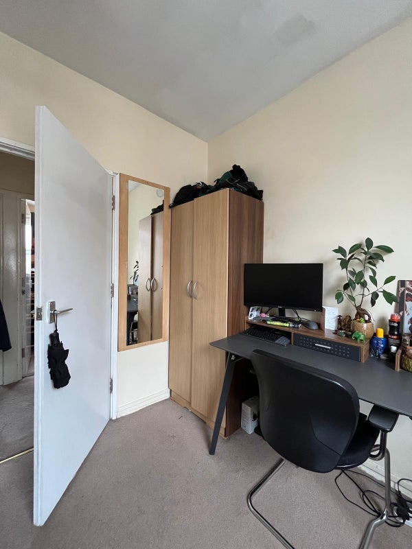 Room Gibraltar Walk in Greater London