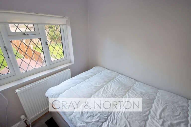 Room Calley Down Crescent in London