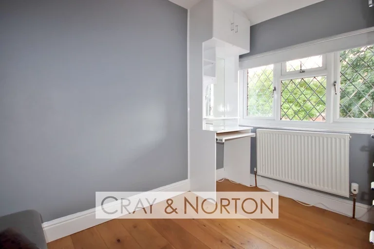 Room Calley Down Crescent in London