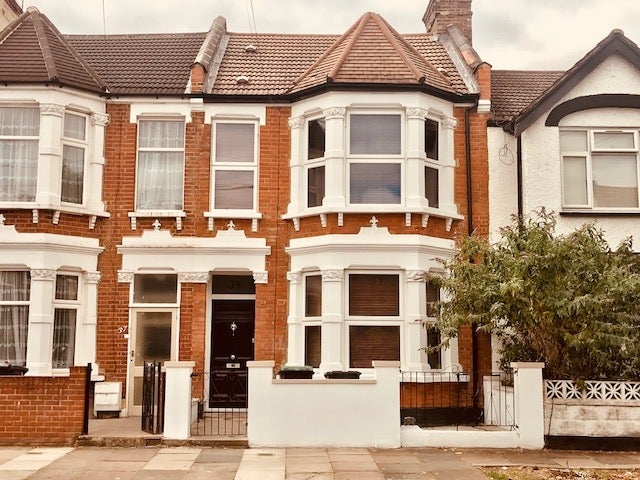 Room Meads Road in Greater London