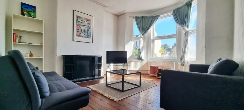 Room Meads Road in Greater London