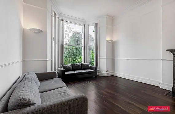Flat Belsize Lane in Greater London