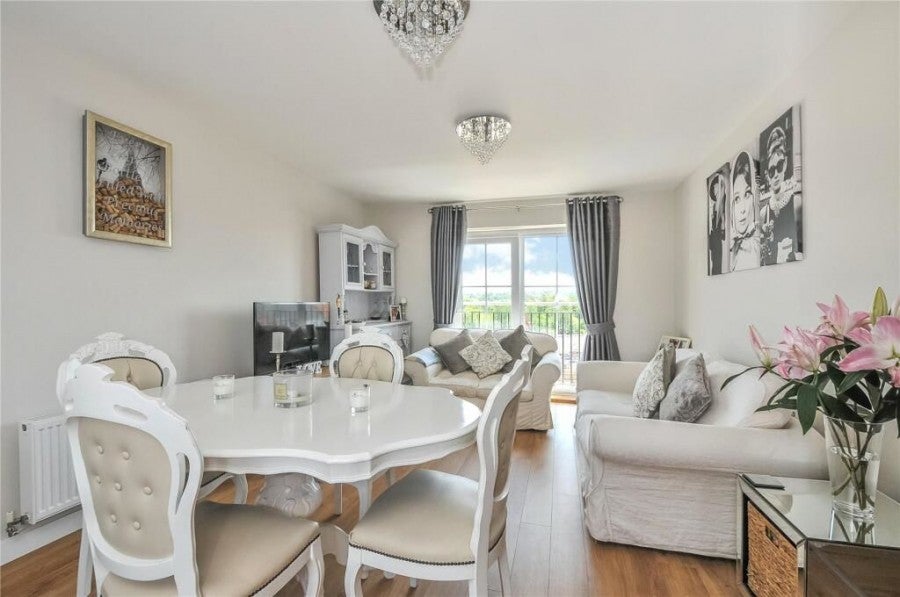 Flat Eden Road in Sevenoaks