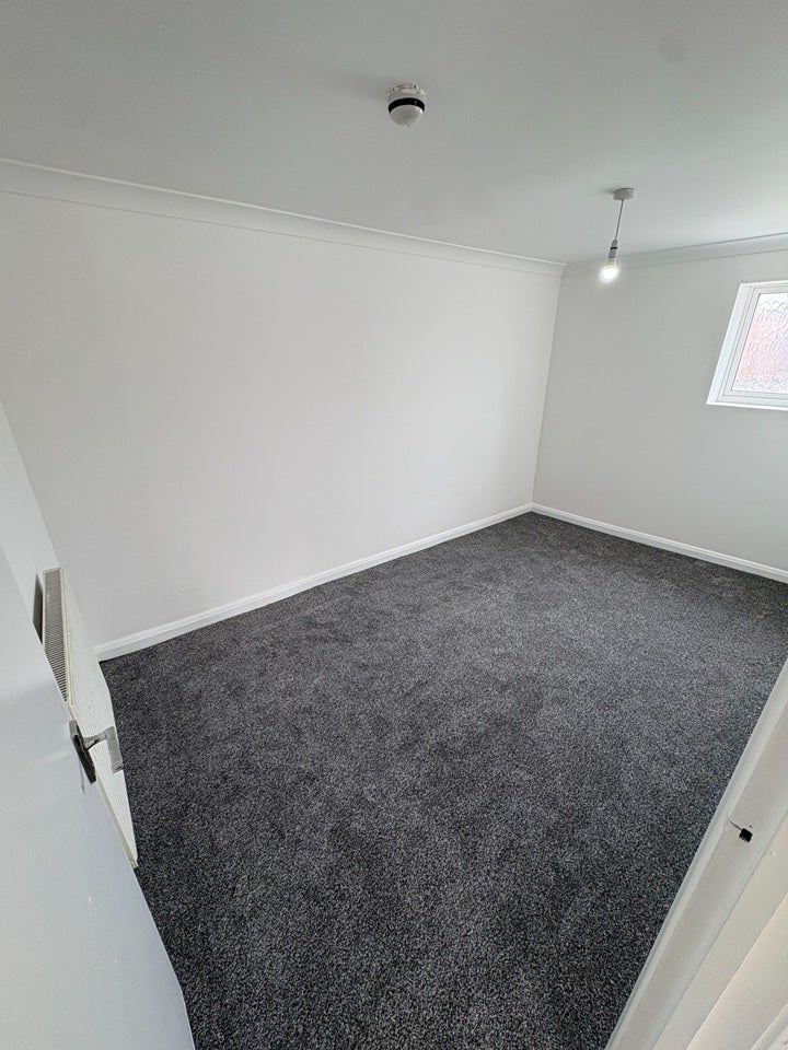 Flat Neasden Lane in Greater London