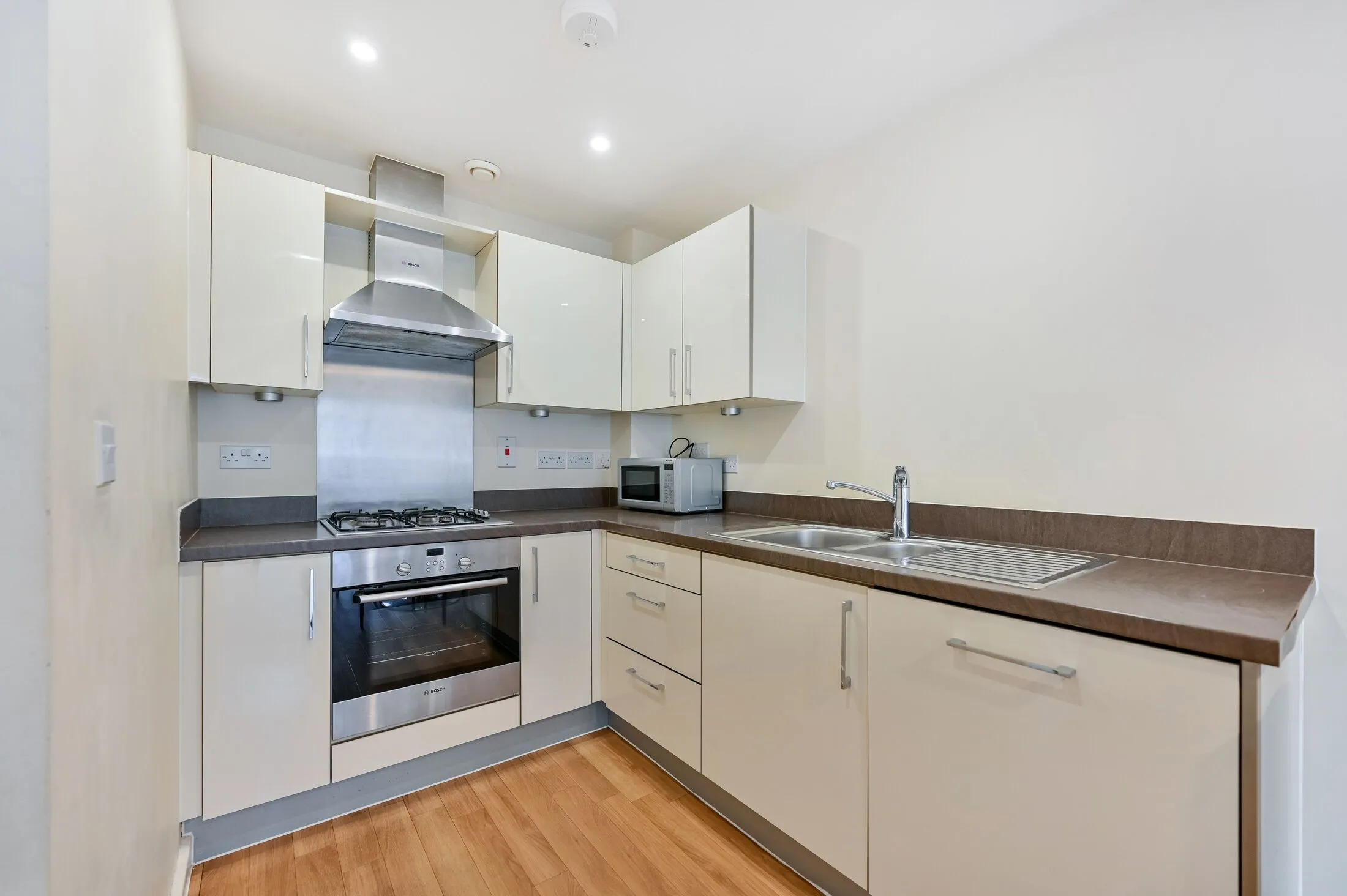 Flat Skerne Road in Greater London