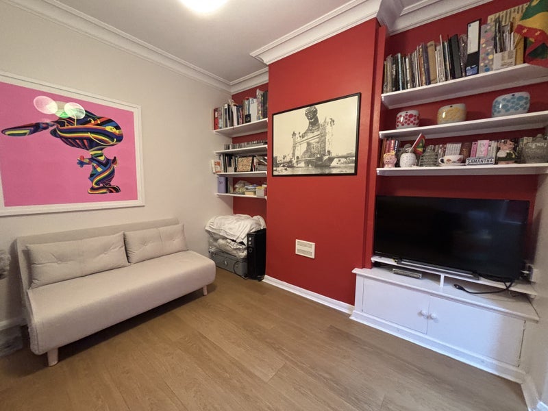 Room Platinum Mews in Greater London