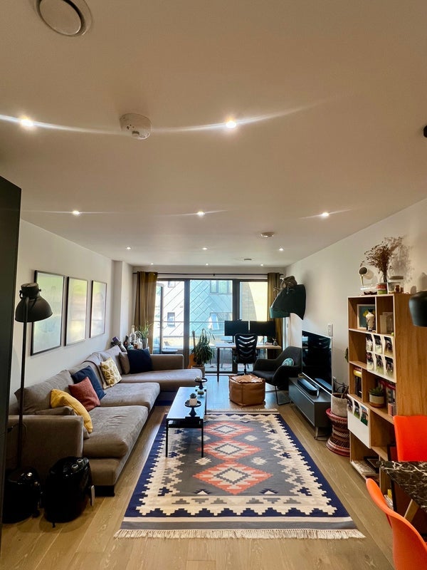 Room Hemming Street in Greater London
