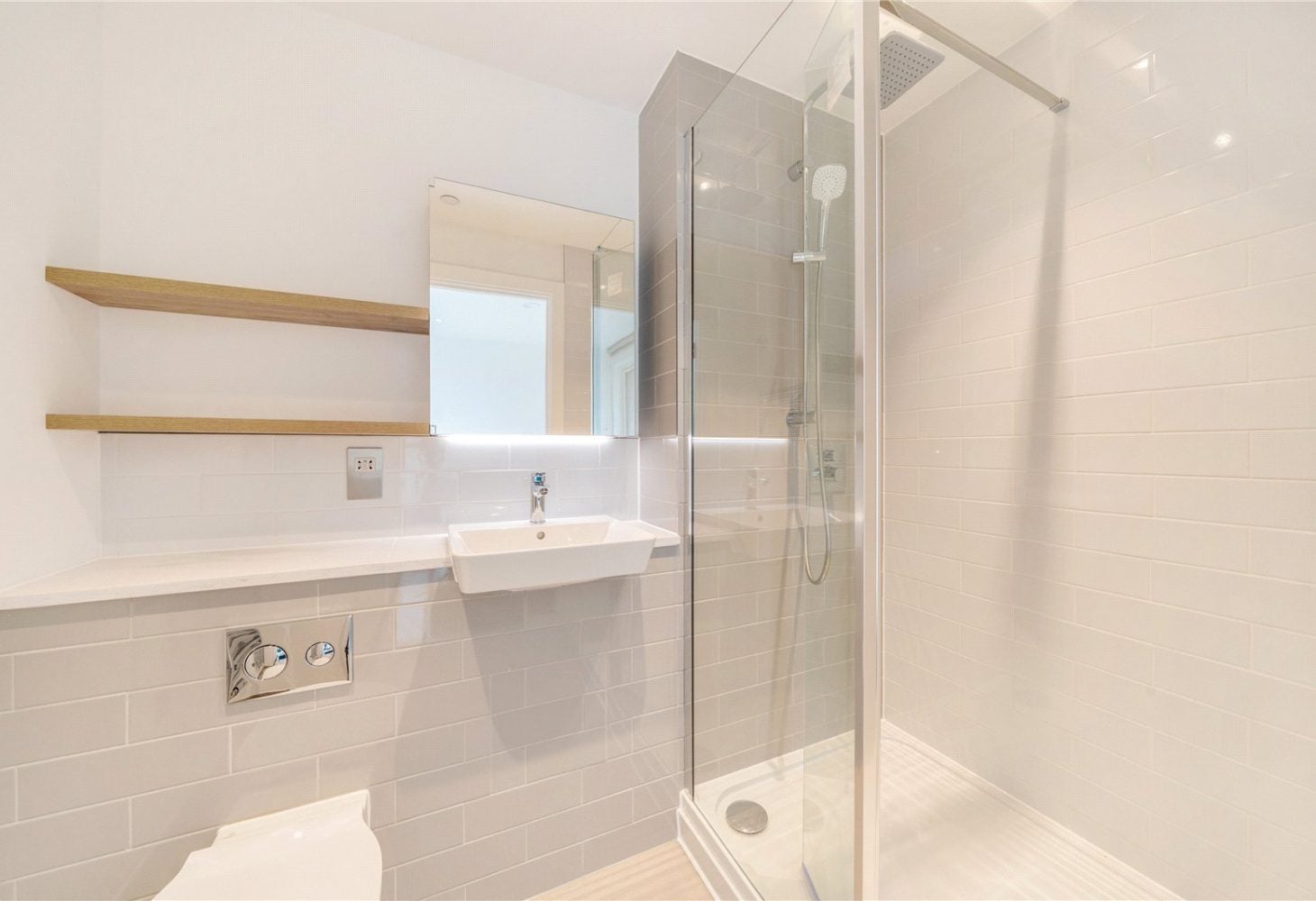 Flat Henley Cross in Greater London