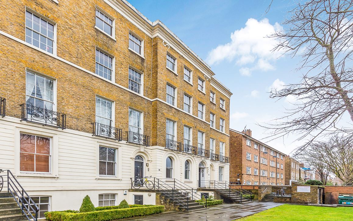 Flat Brixton Road in Greater London