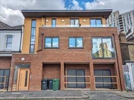 Flat Westerfield Road in Greater London