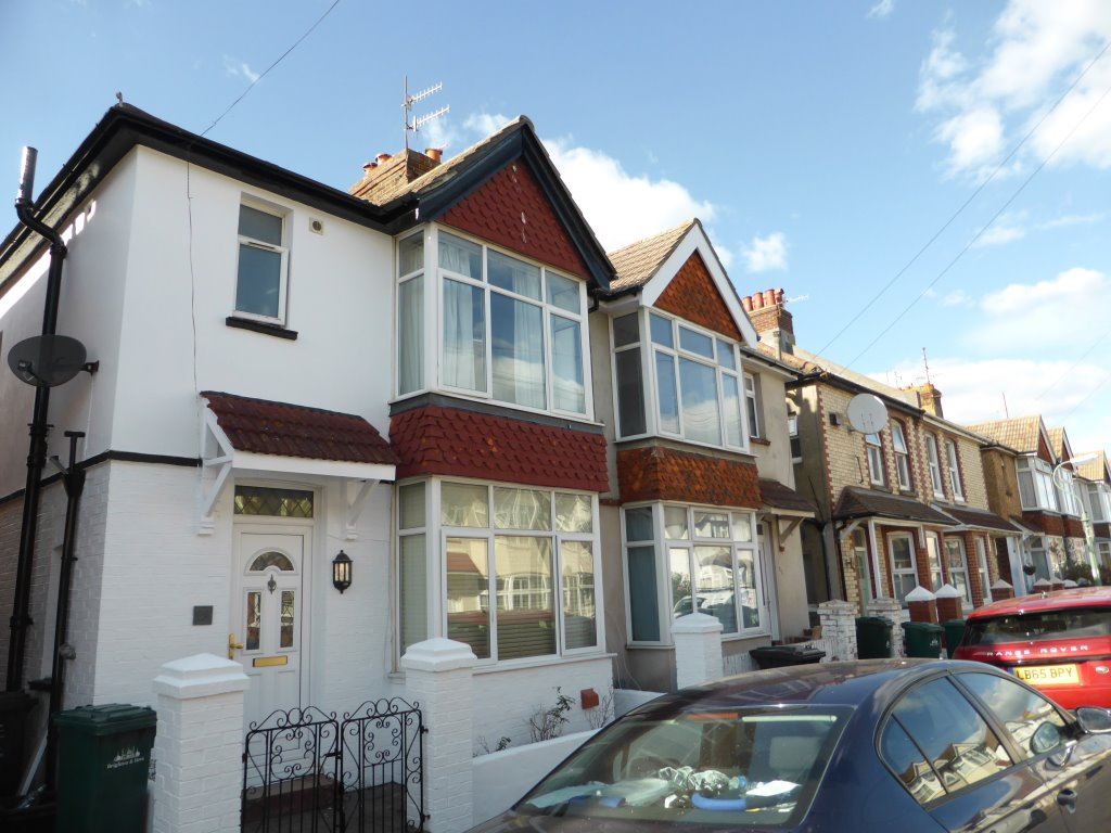 Flat Erroll Road in Hove