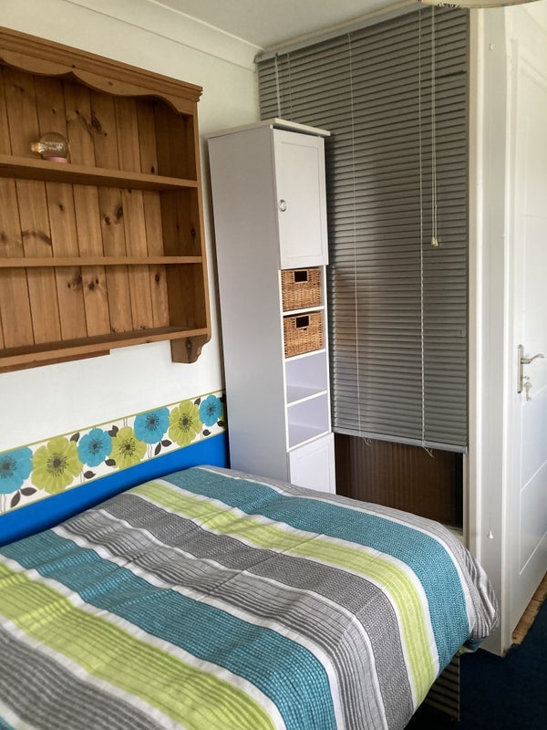 Room Mereworth Close in Greater London
