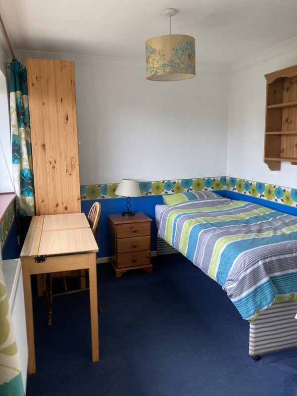 Room Mereworth Close in Greater London