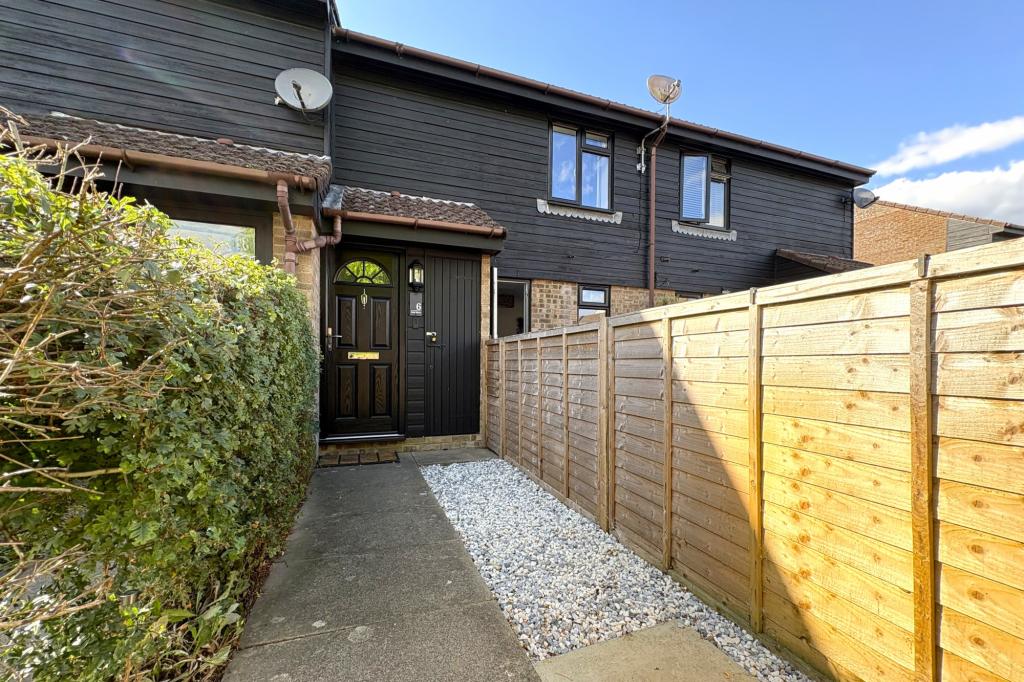 Flat Bath Mews in Ashford