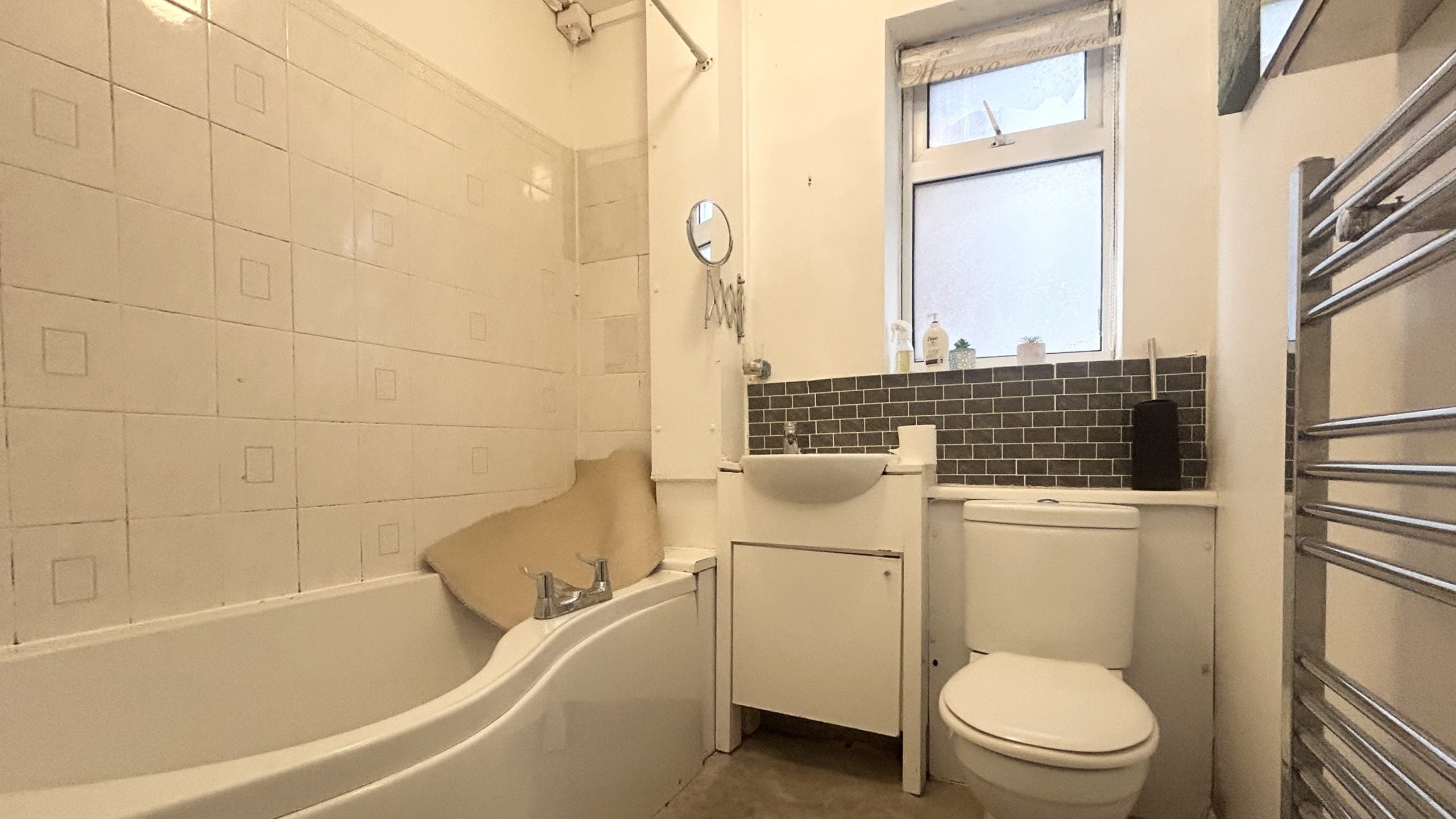 Flat Teignmouth Close in Leicester