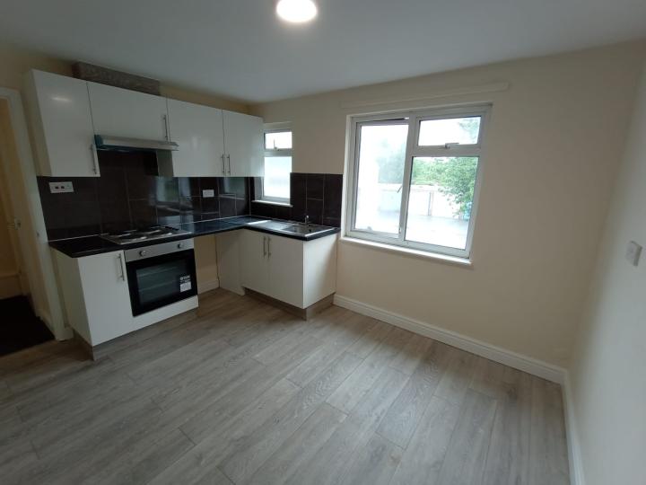 Flat Samphire Road in Oxford