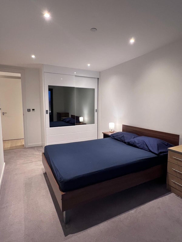 Flat Yabsley Street in Greater London