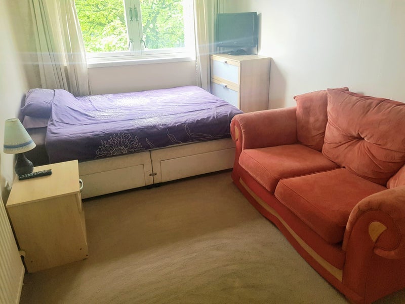 Room Annick Street in Cambuslang