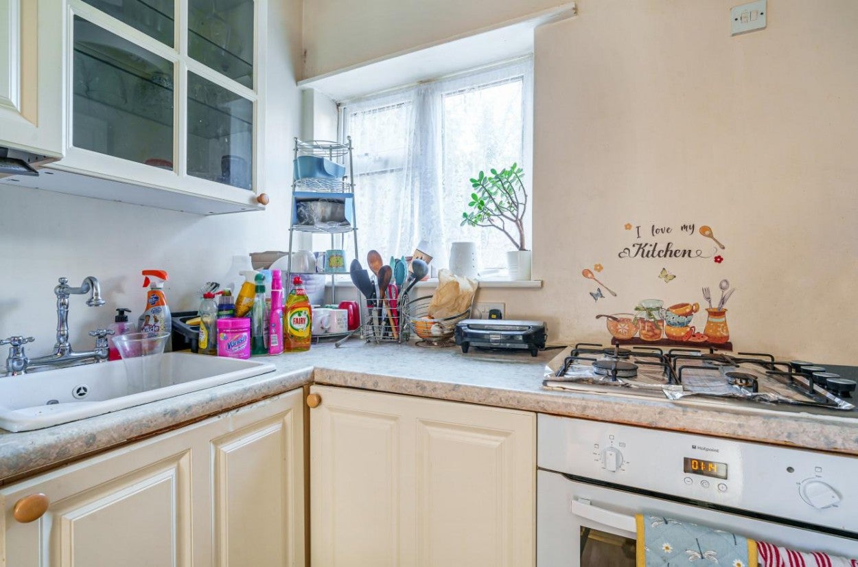Flat Cromwell Road in Surrey Heath