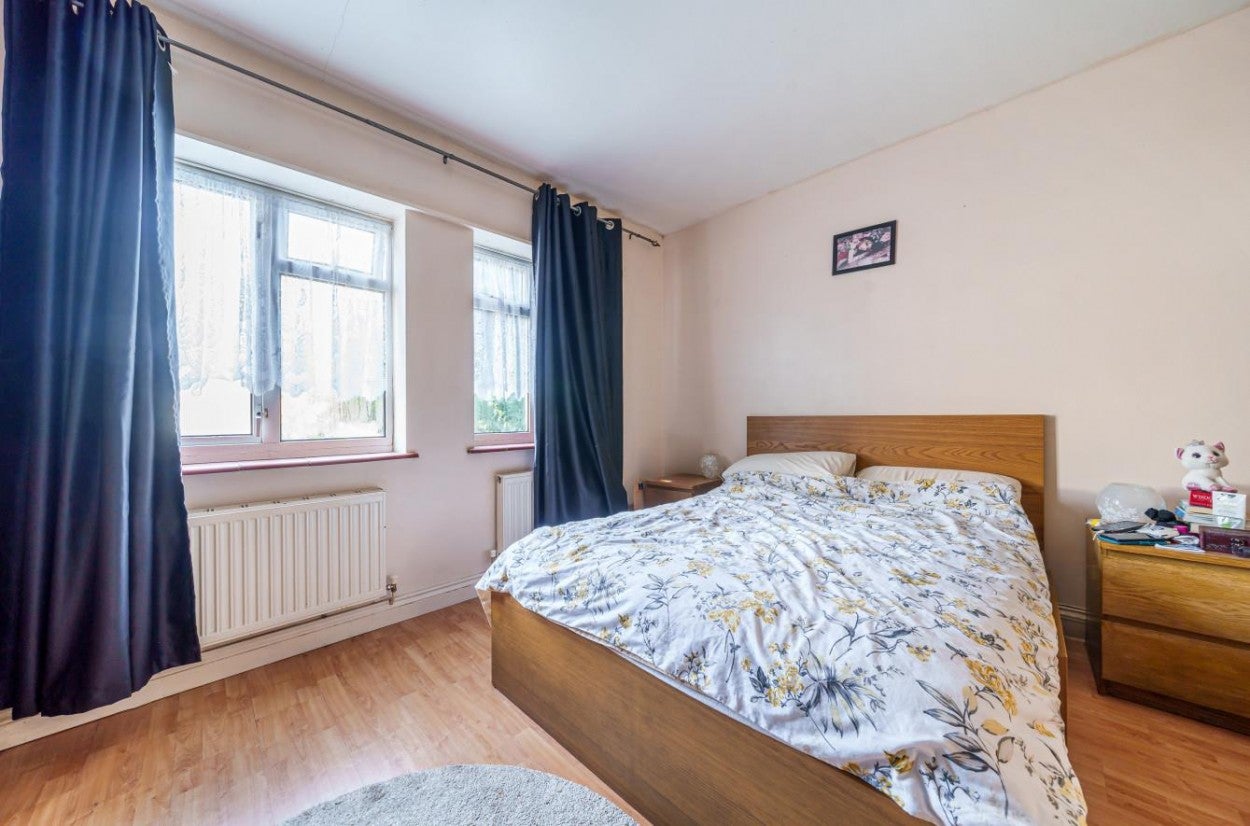 Flat Cromwell Road in Surrey Heath
