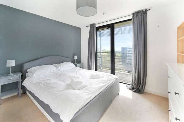 Flat Palmers Road in Greater London