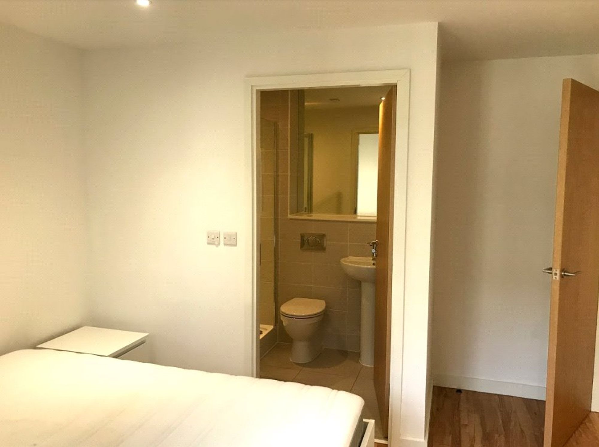 Flat Elmira Way in Salford