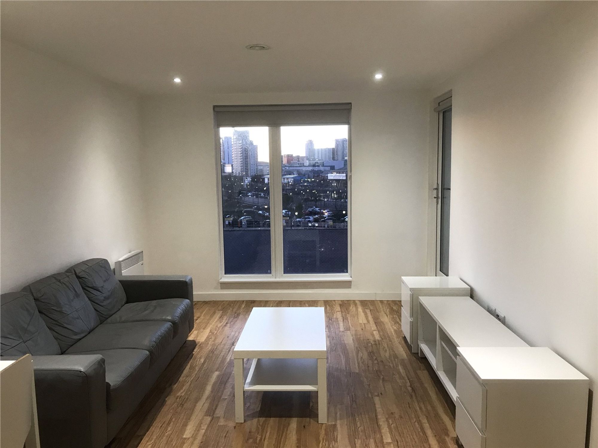 Flat Elmira Way in Salford