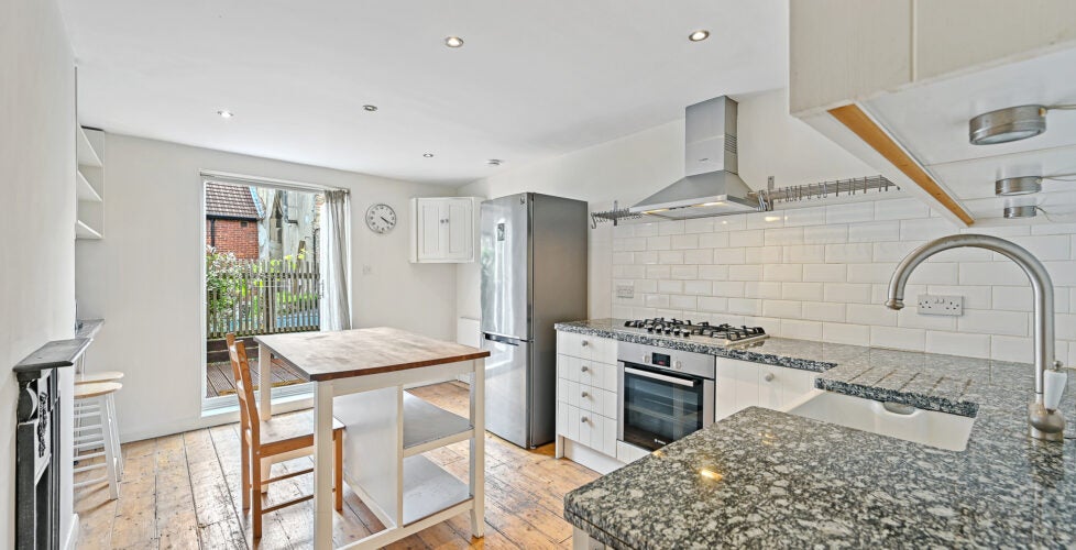 Flat Strathleven Road in Greater London