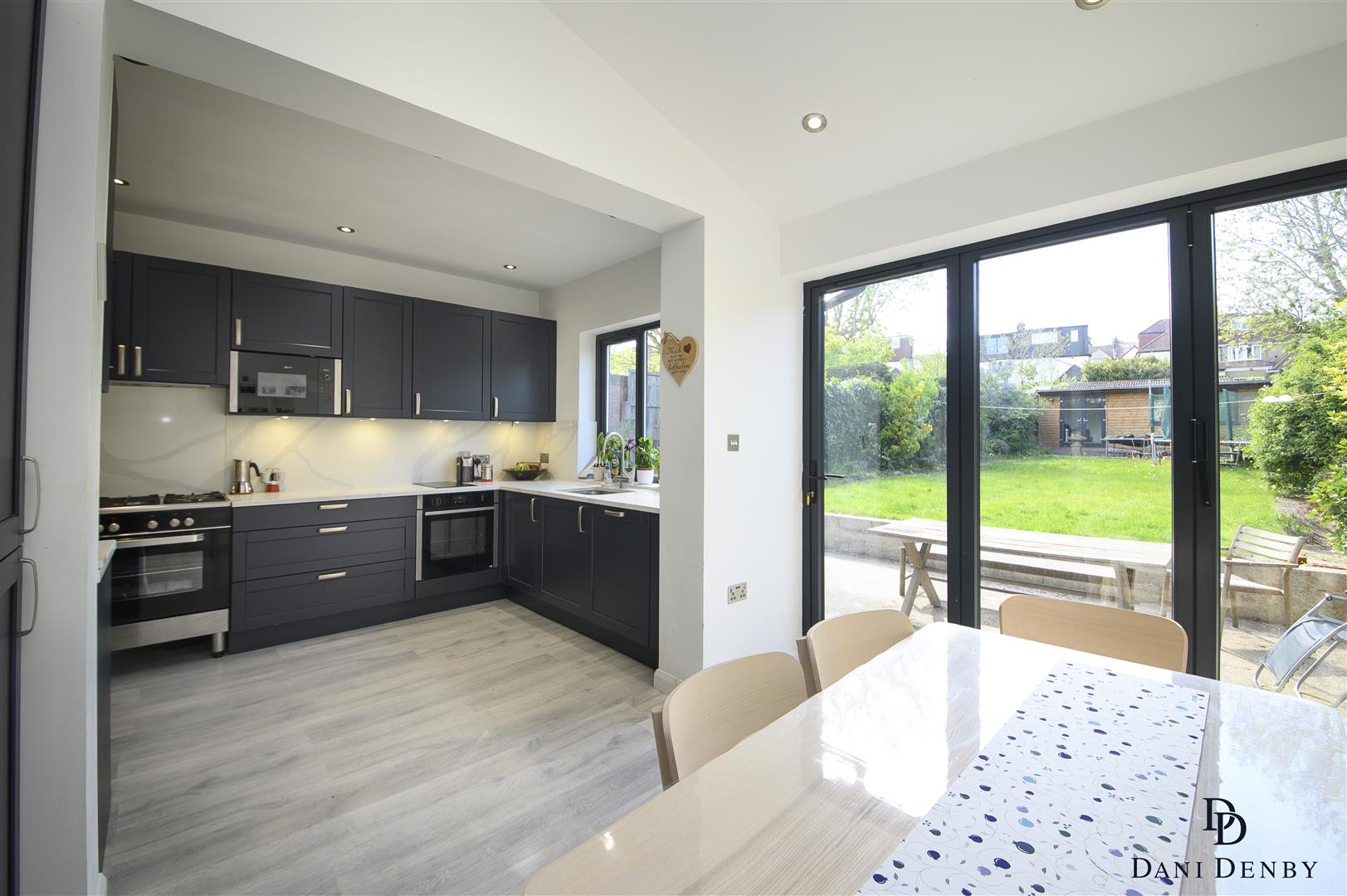 House Rowsley Avenue in Greater London