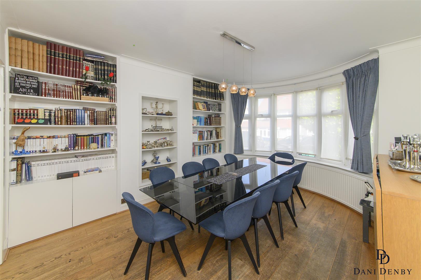 House Rowsley Avenue in Greater London