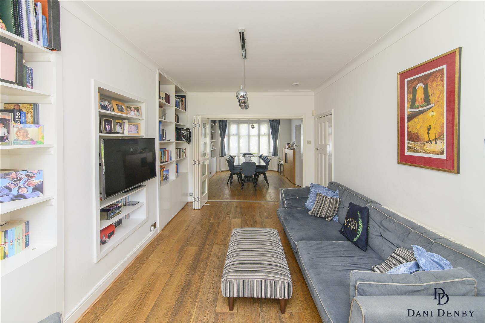 House Rowsley Avenue in Greater London